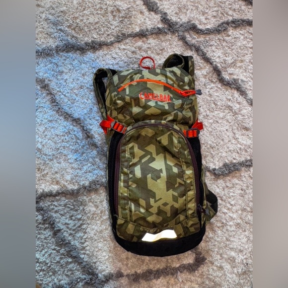 CamelBak Mini M.U.L.E. Kids Hydration Backpack 50oz *Bladder not included* - Picture 1 of 7
